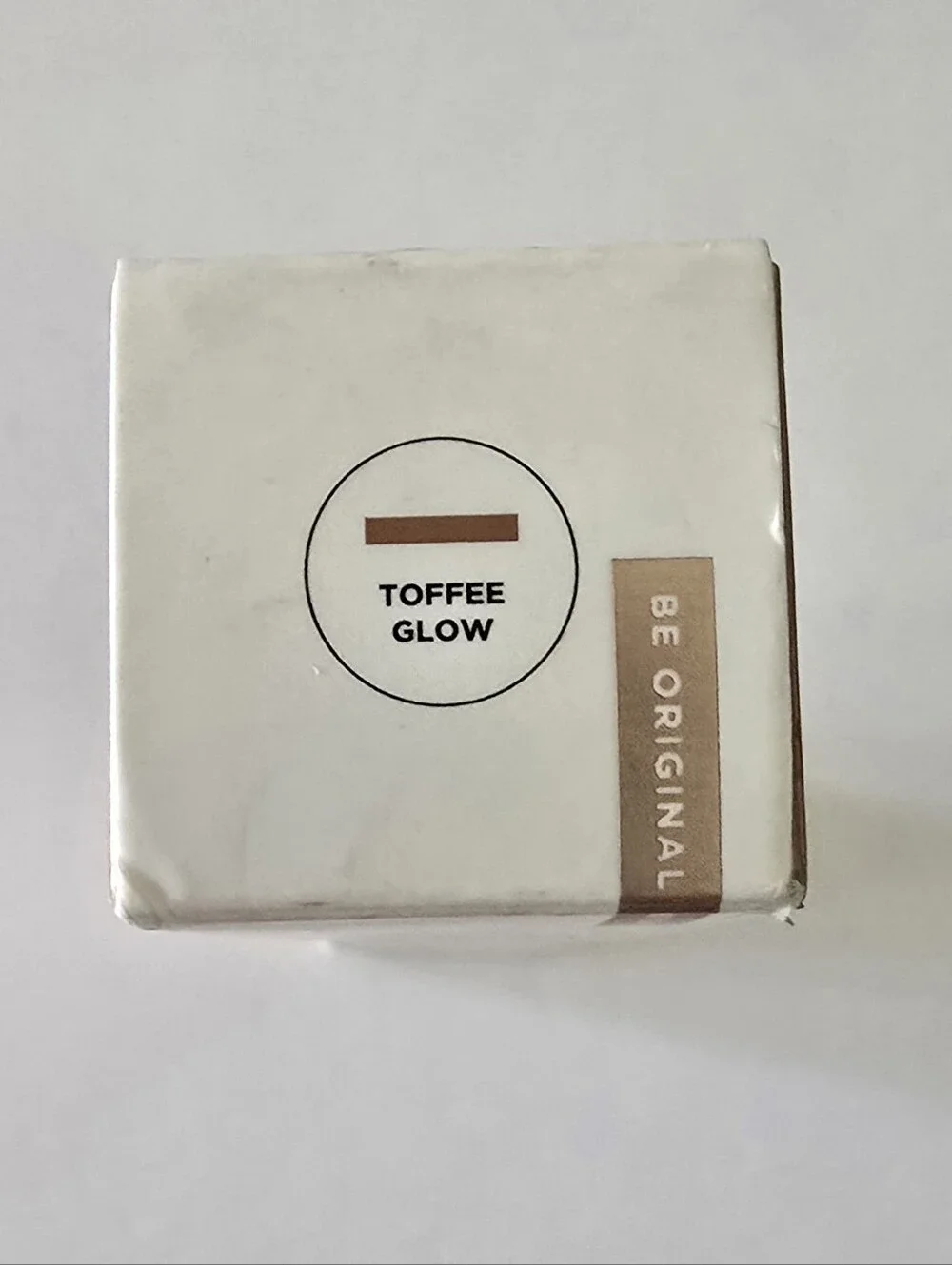 Iconic London Radiance Booster in Toffee Glow
